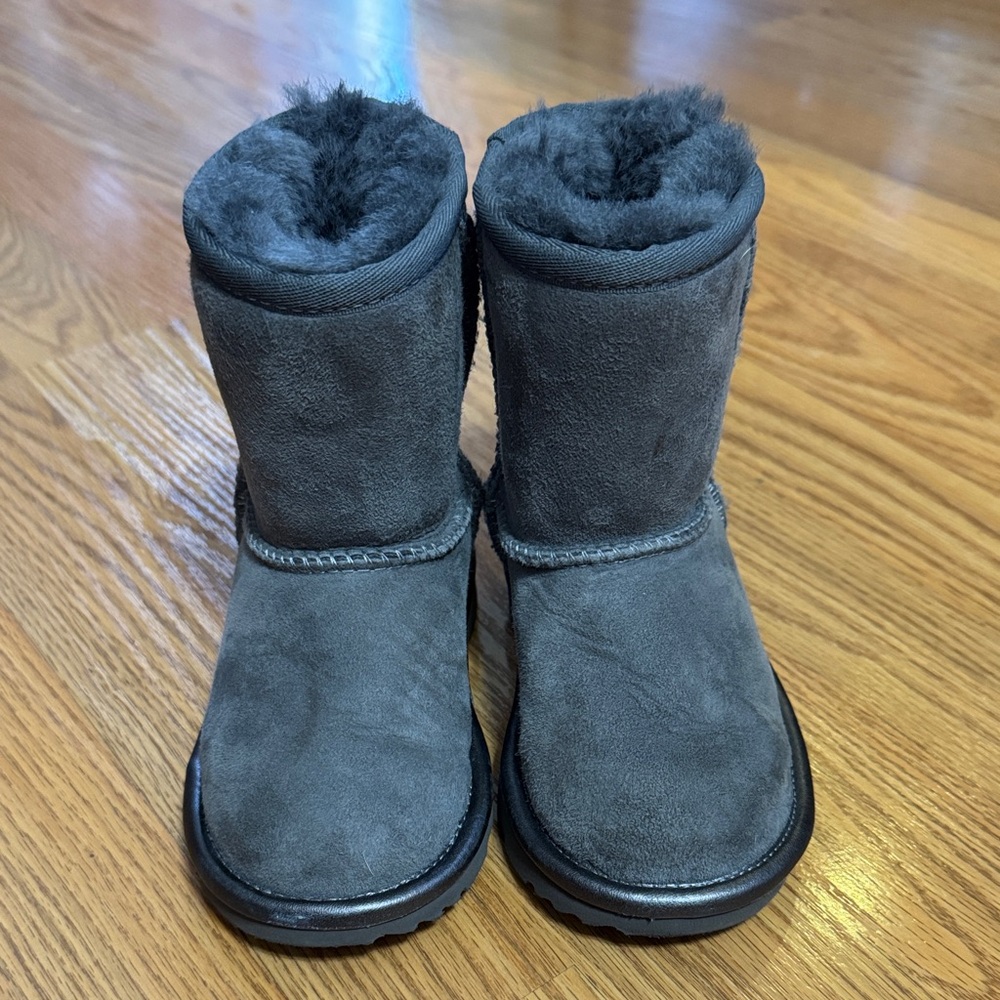 Toddler classic II short UGG boots